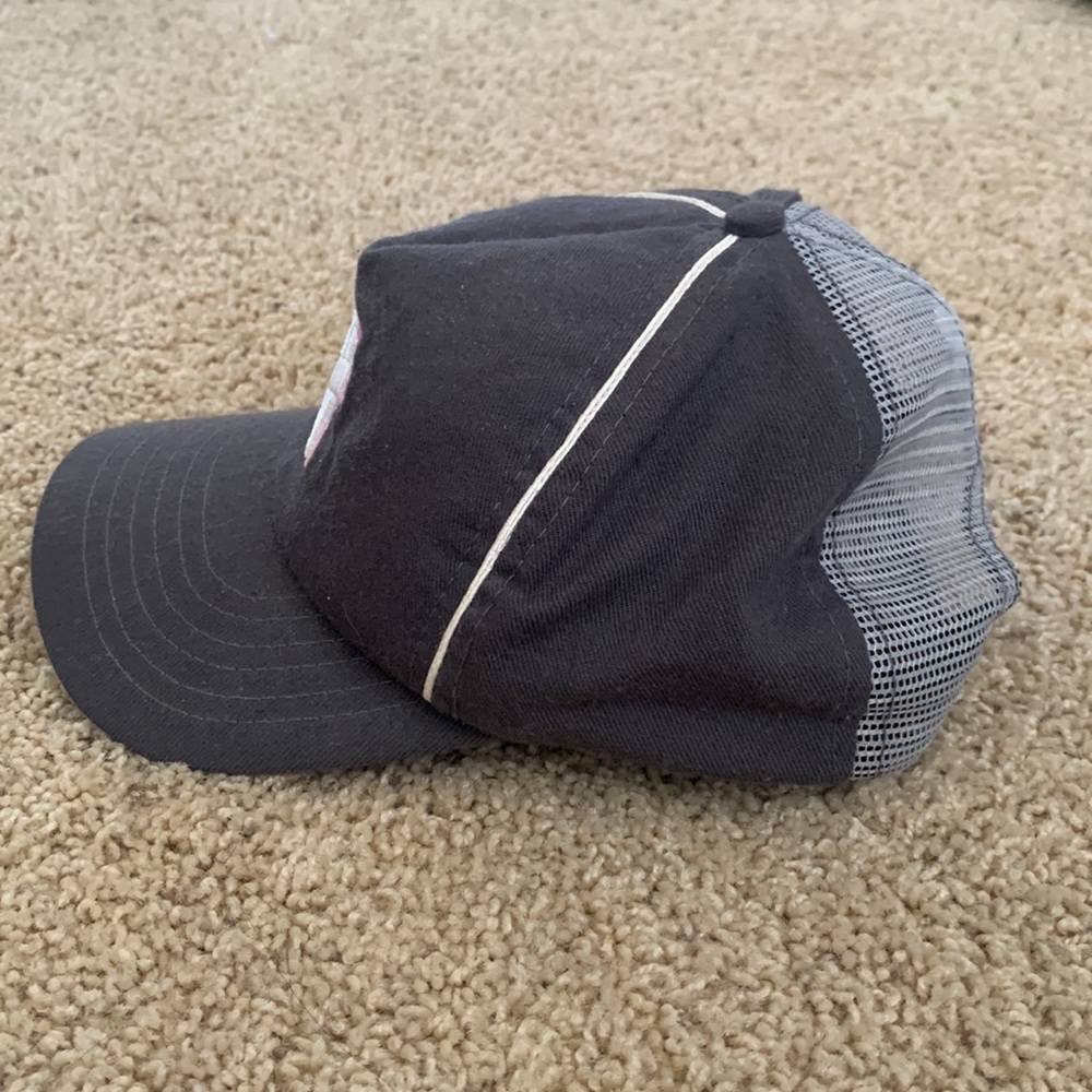 Undefeated SnapBack hat - Picture 2 of 4